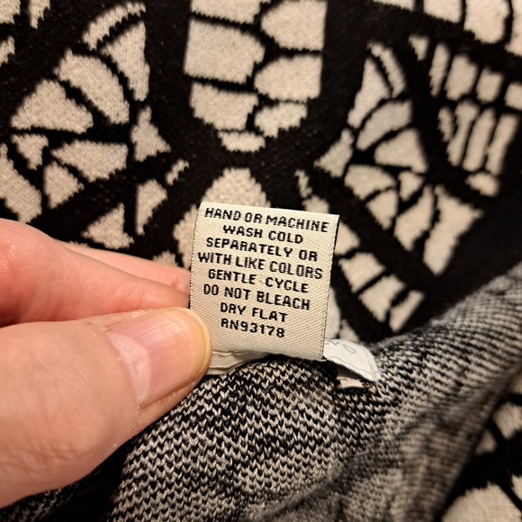 Carmen Marc Valvo Black & White Tank Sweater Dress - Picture 8 of 8